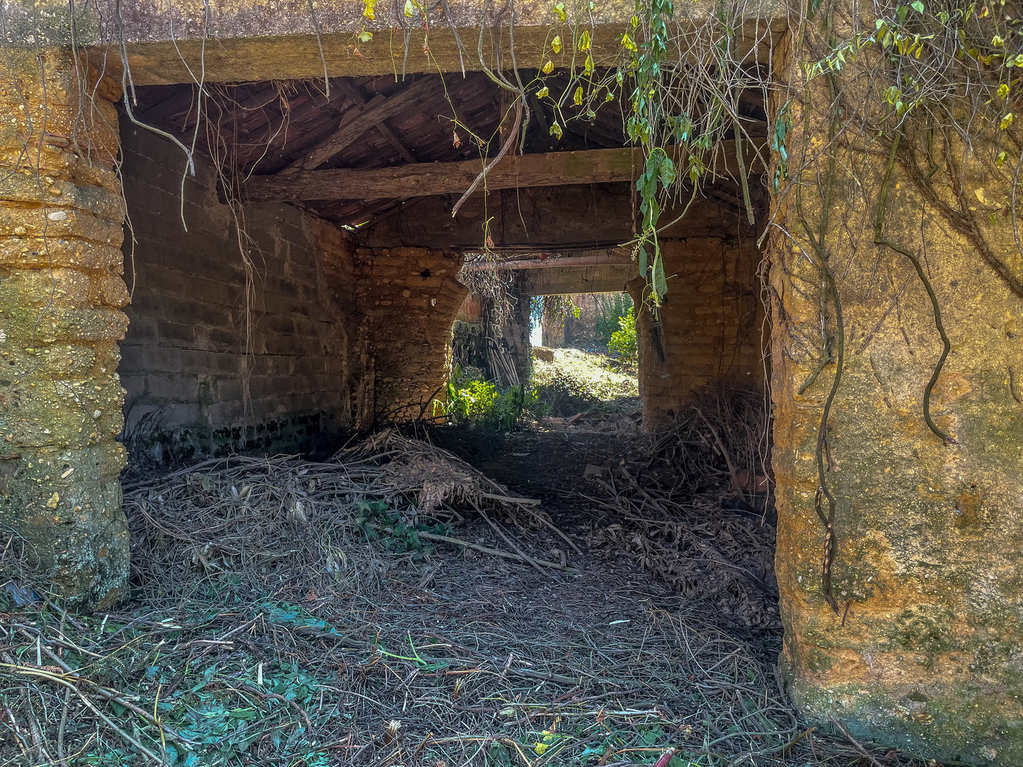 Terreno urbano em Valongo do Vouga - Aveiro - Portugal MHA Garage